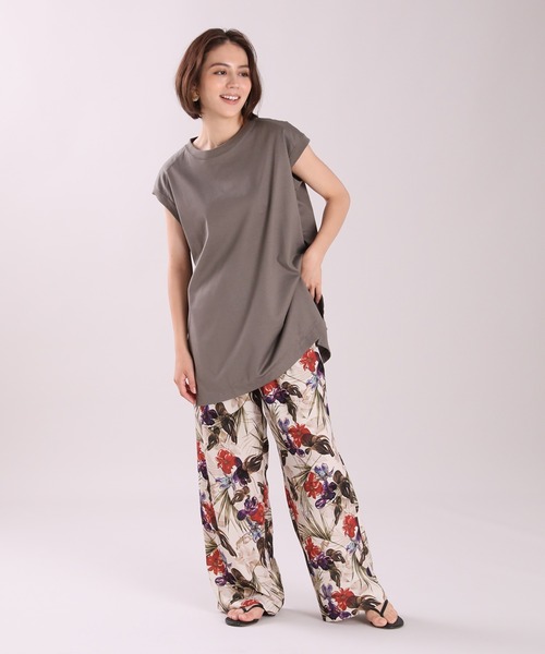 INED（イネド）の「チュニックカットソー（Tシャツ/カットソー・レディース・ベージュ/カーキ/スミクロ・9号）」の8枚目の写真