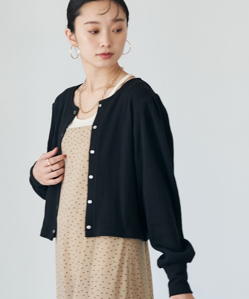 earth music&ecology（アースミュージックアンドエコロジー）の「釦付きリブプルオーバー（Tシャツ/カットソー・レディース・ブラック/パープル/ライトベージュ/ライトブラウン・S/M）」の3枚目の写真