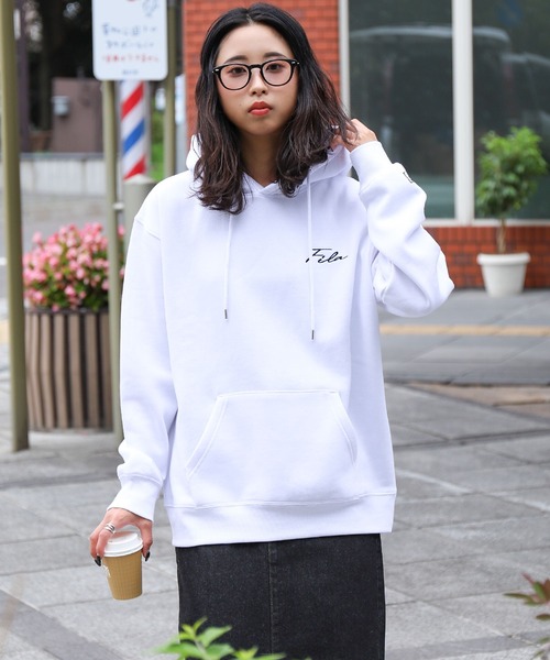 FILA(フィラ)の「【別注】 【FILA】 アソート ロゴ 刺繍 ルーズシルエット 裏起毛 長袖 スウェット パーカー(パーカー・レディース・ホワイト/ブラック/ネイビー/オートミール/杢グレー/ホワイト系/ホワイト系1/ホワイト系2/ブラック系/アイボリー系/ネイビー系/グレー系/ブラック系1/ブラック系2/アイボリー系1/ネイビー系1/グレー系1/ブラック系3/ブラック系4/ホワイト系3/ホワイト系4/アイボリー系2/ネイビー系2/グレー系2・MEDIUM/LARGE/X-LARGE)」の5枚目の写真