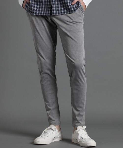 LANVIN en Bleu（ランバンオンブルー）の「360°全方向高伸縮 “ワンダーシェイプ” スキニテーパードパンツ（チノパンツ・メンズ・グレー/ブルー/ブラック/ダークグリーン・50/52/46/48/44）」の15枚目の写真