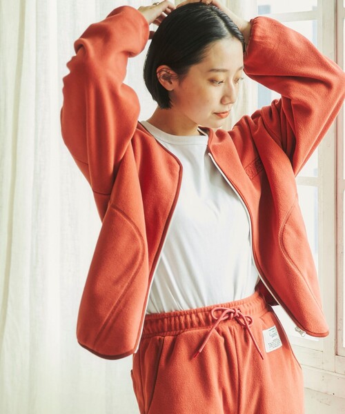 DISCUS ATHLETIC（ディスカス　アスレチック）の「DISCUS ATHLETIC（ディスカス アスレチック）フリースVネックジップカーディガン（カーディガン/ボレロ・レディース・ダークグリーン/オフホワイト/レンガ・M/L）」の4枚目の写真