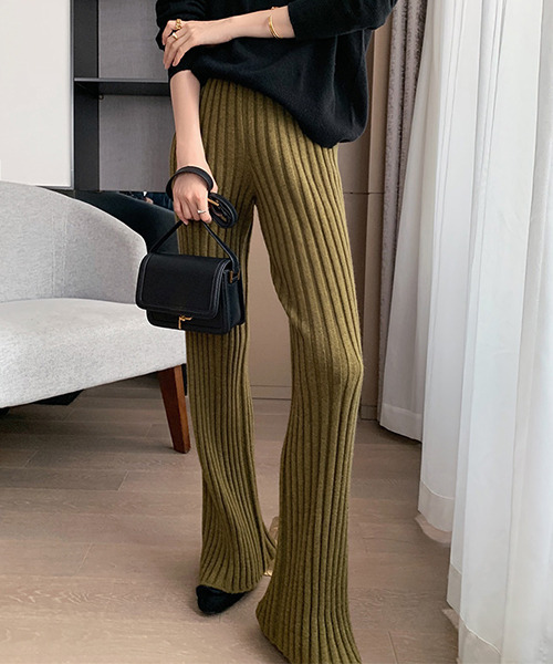 c.u.l（シーユーエル）の「フレアリブニットパンツ culw314（その他パンツ・レディース・アイボリー/カーキ/ブラック/ブラウン・FREE）」の4枚目の写真