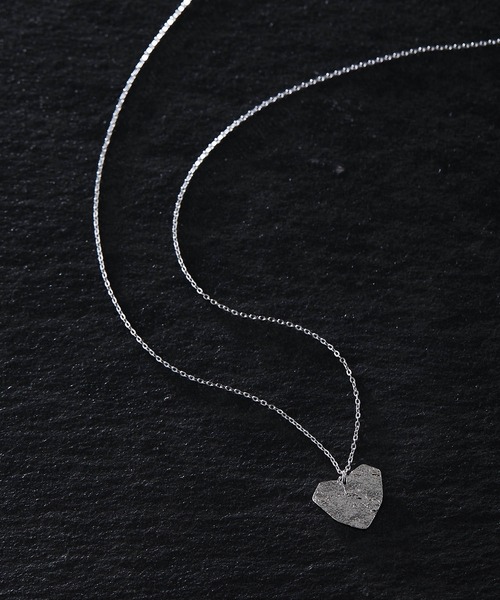 PAPILLONNER(パピヨネ)の「ハートモチーフネックレス/PAPILLONNER/パピヨ(ネックレス・レディース・シルバー/ゴールド・FREE)」の1枚目の写真