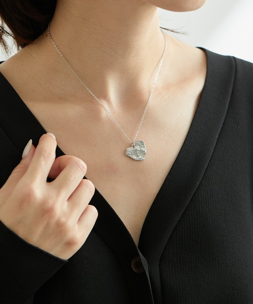 PAPILLONNER(パピヨネ)の「ハートモチーフネックレス/PAPILLONNER/パピヨ(ネックレス・レディース・シルバー/ゴールド・FREE)」の7枚目の写真