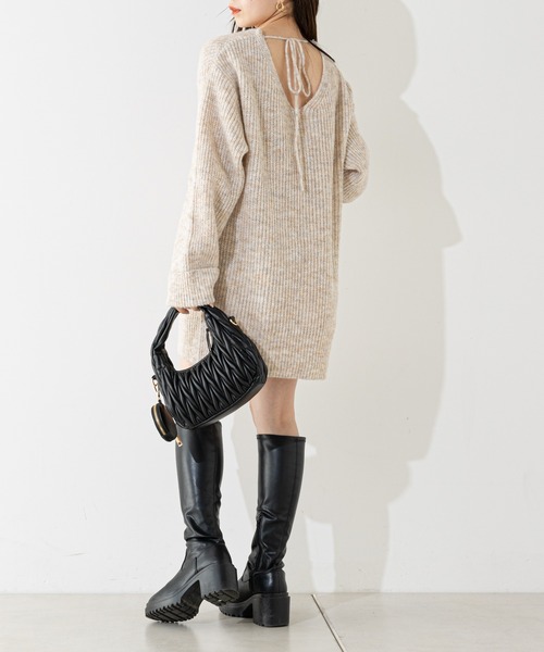 Chico(チコ)の「MIXVネックルーズニット(ニット/セーター・レディース・チャコールグレー/アイボリー/パープル/グリーン・FREE)」の21枚目の写真