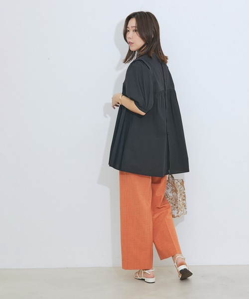 VIS(ビス)の「【前後2WAY】ボリュームスリーブチュニックブラウス(シャツ/ブラウス・レディース・ブラック/ベージュ系その他/ブルー系その他4/ホワイト・FREE)」の9枚目の写真