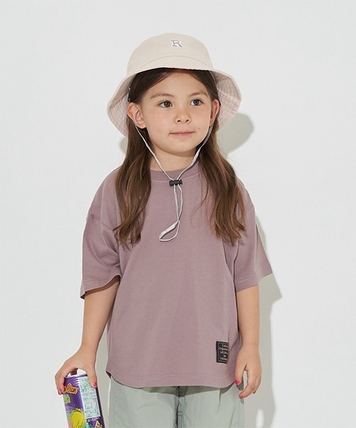 b・ROOM（ビールーム）の「【型崩れしないやわらかコットン】ラウンドヘムTシャツ（Tシャツ/カットソー・キッズ・イエロー/ネイビー/パープル/ミント/モカ/チャコール/アイボリー/ブルーグレー・100cm/110cm/120cm/130cm/140cm/150cm）」の5枚目の写真
