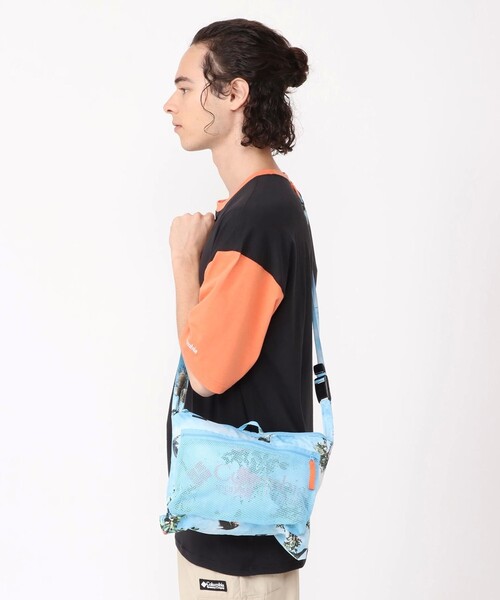 Columbia(コロンビア)の「デシュートバレーユニセックスレインポンチョ(ポンチョ・メンズ・ブラック/ブルー・M/L/XL/S)」の11枚目の写真