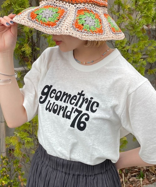 CIAOPANIC（チャオパニック）の「スラブロゴプリントT（Tシャツ/カットソー・レディース・チャコールグレー/オフホワイト/ピンク・FREE）」の2枚目の写真