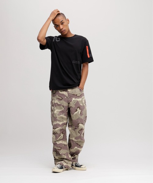 AVIREX（アヴィレックス）の「《WEB&DEPOT限定》REMODEL DESIGN CREW NECK T-SHIRT / リモデル デザイン クルーネック Ｔシャツ / AVIREX / アヴィレックス（Tシャツ/カットソー・メンズ・ネイビー/ホワイト/ブラック/オリーブ・MEDIUM/LARGE/X-LARGE/XX-LARGE）」の22枚目の写真