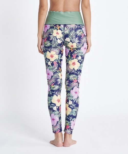 ROXY（ロキシー）の「FIREWORK LEGGINGS/ロキシー総柄レギンス