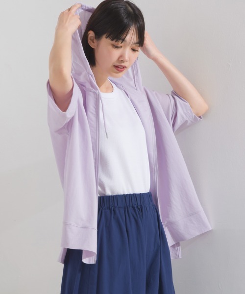 OMNES（オムネス）の「接触冷感オーバーサイズジップパーカー（パーカー・レディース・ホワイト/ブルー/モカ/イエロー/チャコールグレー/ブラック/グレー/チャコールグレー×ブラック/ホワイト系その他/キャメル/ネイビー/ラベンダー/ブラウン/グリーン/ブルー系その他・FREE）」の13枚目の写真