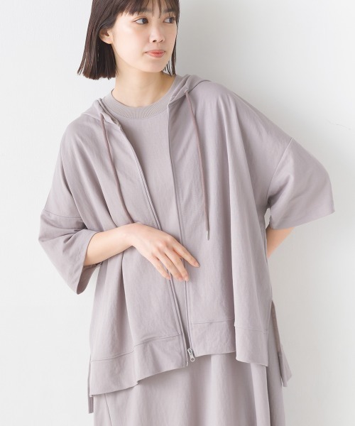 OMNES（オムネス）の「接触冷感オーバーサイズジップパーカー（パーカー・レディース・ホワイト/ブルー/モカ/イエロー/チャコールグレー/ブラック/グレー/チャコールグレー×ブラック/ホワイト系その他/キャメル/ネイビー/ラベンダー/ブラウン/グリーン/ブルー系その他・FREE）」の6枚目の写真