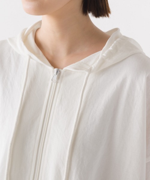 OMNES（オムネス）の「接触冷感オーバーサイズジップパーカー（パーカー・レディース・ホワイト/ブルー/モカ/イエロー/チャコールグレー/ブラック/グレー/チャコールグレー×ブラック/ホワイト系その他/キャメル/ネイビー/ラベンダー/ブラウン/グリーン/ブルー系その他・FREE）」の16枚目の写真