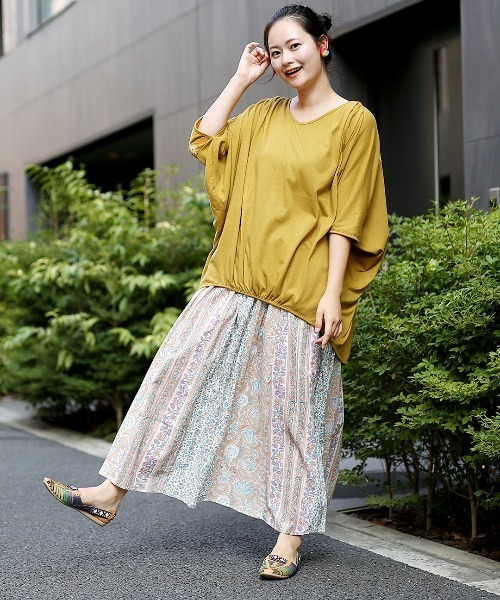 チチカカ（チチカカ）の「フラワー刺繍ドルマンチュニック（Tシャツ/カットソー・レディース・マスタード/ブラック/グリーン・FREE）」の4枚目の写真