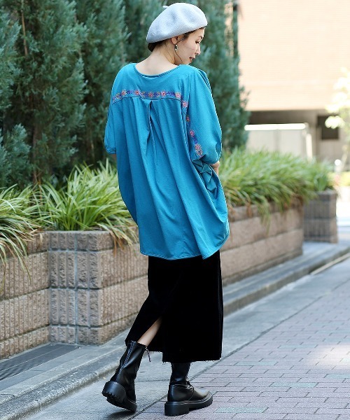 チチカカ（チチカカ）の「フラワー刺繍ドルマンチュニック（Tシャツ/カットソー・レディース・マスタード/ブラック/グリーン・FREE）」の6枚目の写真