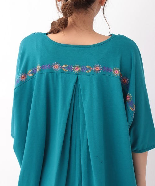 チチカカ（チチカカ）の「フラワー刺繍ドルマンチュニック（Tシャツ/カットソー・レディース・マスタード/ブラック/グリーン・FREE）」の18枚目の写真