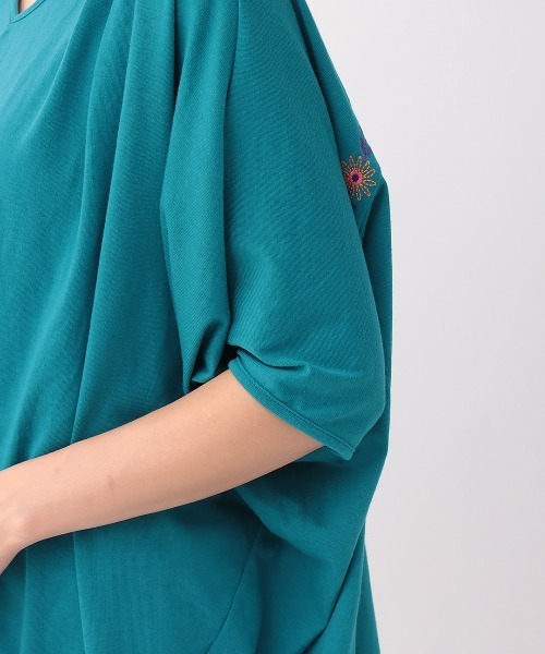チチカカ（チチカカ）の「フラワー刺繍ドルマンチュニック（Tシャツ/カットソー・レディース・マスタード/ブラック/グリーン・FREE）」の19枚目の写真