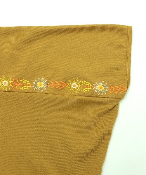 チチカカ（チチカカ）の「フラワー刺繍ドルマンチュニック（Tシャツ/カットソー・レディース・マスタード/ブラック/グリーン・FREE）」の22枚目の写真