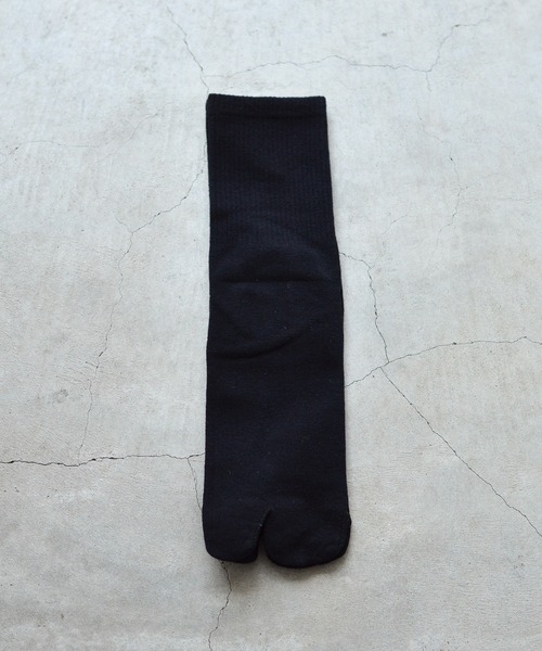 styiro(スタイロ)の「【11色展開】足袋ソックス 綿100% / 再入荷(ソックス/靴下・レディース・パープル/イエロー/オレンジ/ホワイト/ターコイズブルー/ブルー/ブラック/ピンク/ライトブルー/レモンイエロー/フューシャピンク・FREE)」の2枚目の写真