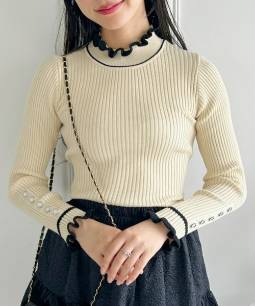 Loueme(ルエム)の「バイカラー袖ボタンフリルリブトップス(ニット/セーター・レディース・アイボリー/ブラック/ピンク・FREE)」の5枚目の写真