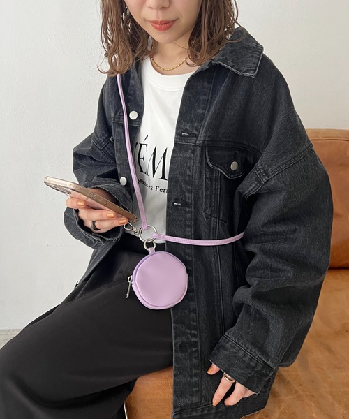 DISCOAT（ディスコート）の「ラウンドポーチ付きスマホストラップ（スマホグッズ・レディース・シルバー/ブラック/ベージュ/ラベンダー・FREE）」の3枚目の写真