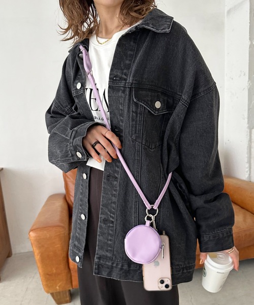 DISCOAT（ディスコート）の「ラウンドポーチ付きスマホストラップ（スマホグッズ・レディース・シルバー/ブラック/ベージュ/ラベンダー・FREE）」の5枚目の写真