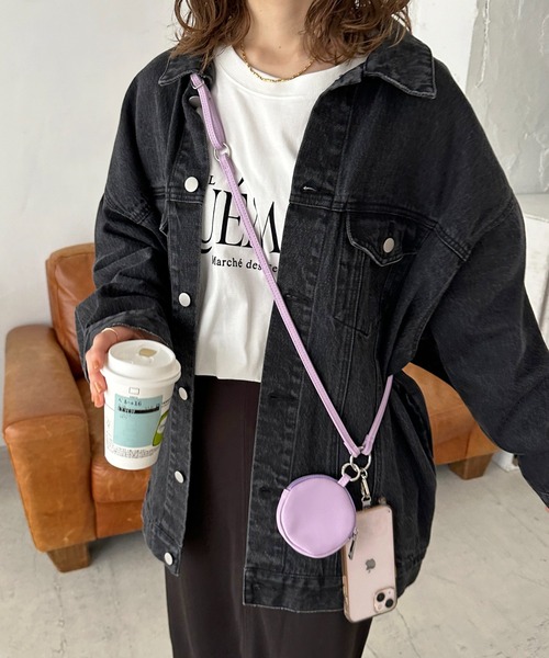 DISCOAT（ディスコート）の「ラウンドポーチ付きスマホストラップ（スマホグッズ・レディース・シルバー/ブラック/ベージュ/ラベンダー・FREE）」の6枚目の写真