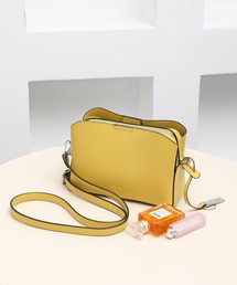 Ungrid（アングリッド）の「【Ungrid/アングリッド】両アオリポケット　ミニショルダーバッグ　キーリング付き　パスポートケース　スマホケース（ショルダーバッグ）」