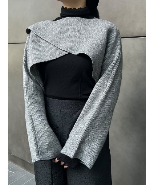 Ayla（アイラ）の「cross short knit（ニット/セーター・レディース・ベージュ/グレー・FREE）」の2枚目の写真