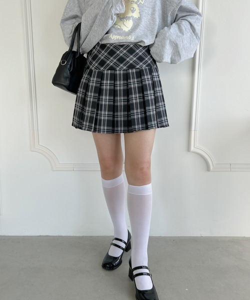 Loueme(ルエム)の「ハイウエストチェックプリーツミニスカート(スカート・レディース・レッド/ブラック・M/S)」の4枚目の写真