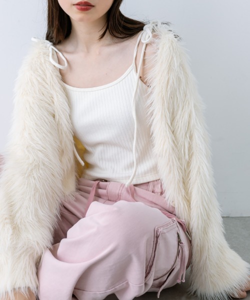 OLIVE des OLIVE（オリーブデオリーブ）の「ふわふわクロップドカーディガン　1032050160（カーディガン/ボレロ・レディース・チャコールグレー/ピンク/グレイッシュベージュ/オフホワイト・FREE）」の8枚目の写真