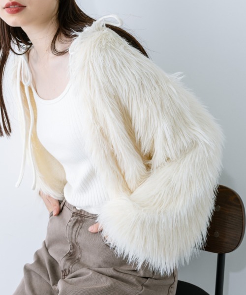 OLIVE des OLIVE（オリーブデオリーブ）の「ふわふわクロップドカーディガン　1032050160（カーディガン/ボレロ・レディース・チャコールグレー/ピンク/グレイッシュベージュ/オフホワイト・FREE）」の20枚目の写真