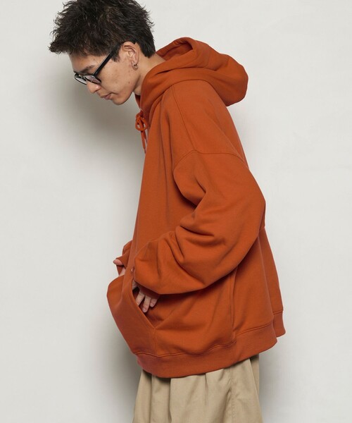 PUBLUX（パブリュクス）の「PUBLUX/パブリュクス スーパービッグスウェットフーディー/スウェットパーカー/裏起毛スウェット(限定展開)（パーカー・メンズ・ネイビー/グレー/オレンジ/アッシュグレー/ブラック・MEDIUM/SMALL/LARGE）」の7枚目の写真