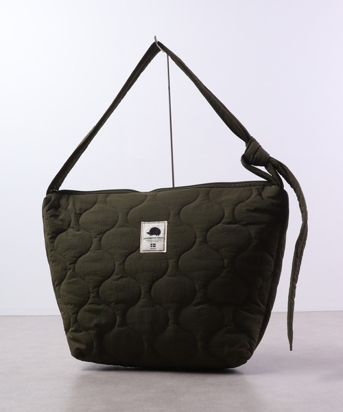 SCANDINAVIAN FOREST（スカンジナビアン・フォレスト）の「SCANDINAVIAN FOREST　ウェーブキルトミドルショルダー（ショルダーバッグ・メンズ・カーキ/ブラック/オフホワイト・F）」の3枚目の写真