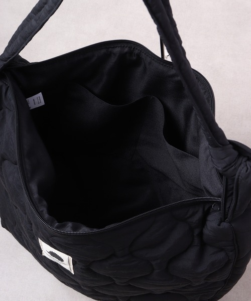 SCANDINAVIAN FOREST（スカンジナビアン・フォレスト）の「SCANDINAVIAN FOREST　ウェーブキルトミドルショルダー（ショルダーバッグ・メンズ・カーキ/ブラック/オフホワイト・F）」の11枚目の写真