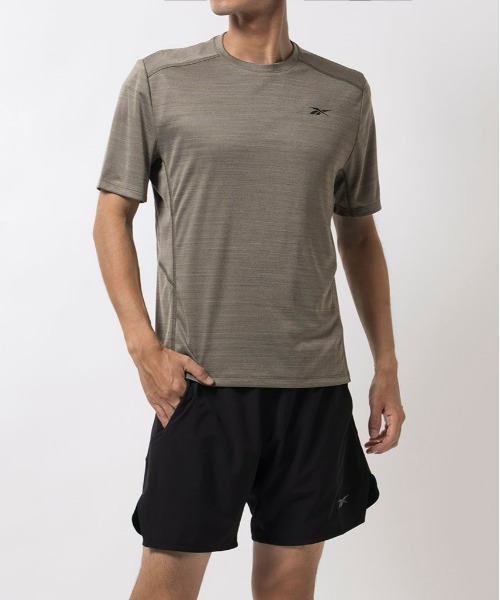 Reebok(リーボック)の「モーションフレッシュ アスリート Tシャツ / MOTIONFRESH ATHLETE TEE(Tシャツ/カットソー・メンズ・ヘザーグレー/ネイビー/マルーン/アーミー・X-LARGE/MEDIUM/XX-LARGE/LARGE/SMALL/X-SMALL)」の2枚目の写真