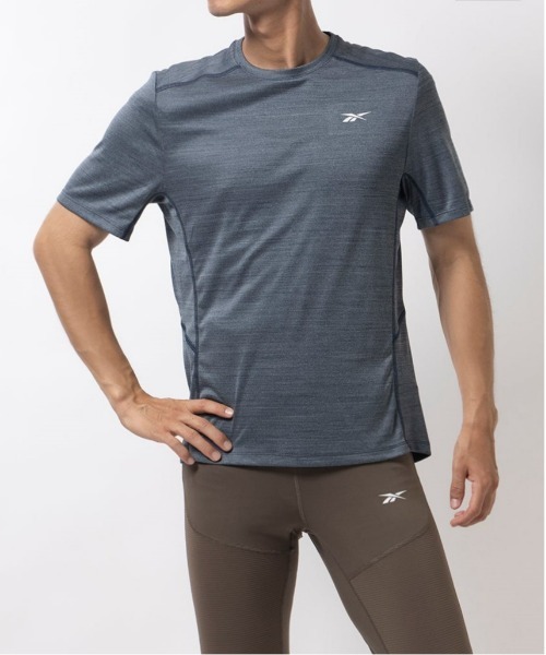 Reebok(リーボック)の「モーションフレッシュ アスリート Tシャツ / MOTIONFRESH ATHLETE TEE(Tシャツ/カットソー・メンズ・ヘザーグレー/ネイビー/マルーン/アーミー・X-LARGE/MEDIUM/XX-LARGE/LARGE/SMALL/X-SMALL)」の3枚目の写真