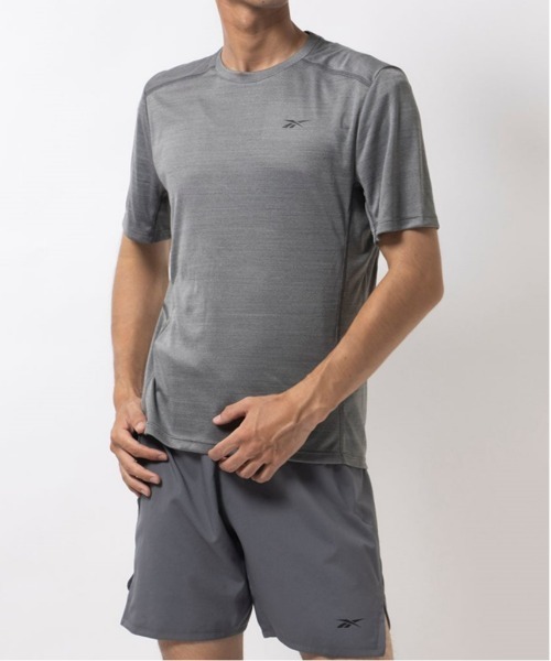 Reebok(リーボック)の「モーションフレッシュ アスリート Tシャツ / MOTIONFRESH ATHLETE TEE(Tシャツ/カットソー・メンズ・ヘザーグレー/ネイビー/マルーン/アーミー・X-LARGE/MEDIUM/XX-LARGE/LARGE/SMALL/X-SMALL)」の1枚目の写真
