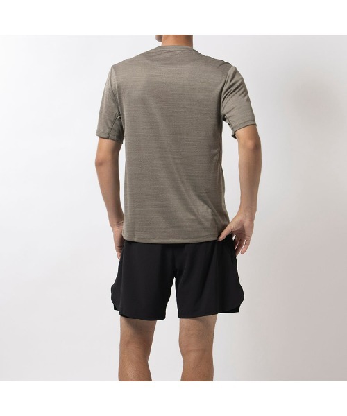 Reebok(リーボック)の「モーションフレッシュ アスリート Tシャツ / MOTIONFRESH ATHLETE TEE(Tシャツ/カットソー・メンズ・ヘザーグレー/ネイビー/マルーン/アーミー・X-LARGE/MEDIUM/XX-LARGE/LARGE/SMALL/X-SMALL)」の5枚目の写真