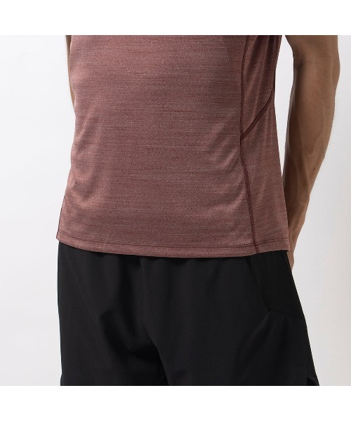 Reebok(リーボック)の「モーションフレッシュ アスリート Tシャツ / MOTIONFRESH ATHLETE TEE(Tシャツ/カットソー・メンズ・ヘザーグレー/ネイビー/マルーン/アーミー・X-LARGE/MEDIUM/XX-LARGE/LARGE/SMALL/X-SMALL)」の10枚目の写真