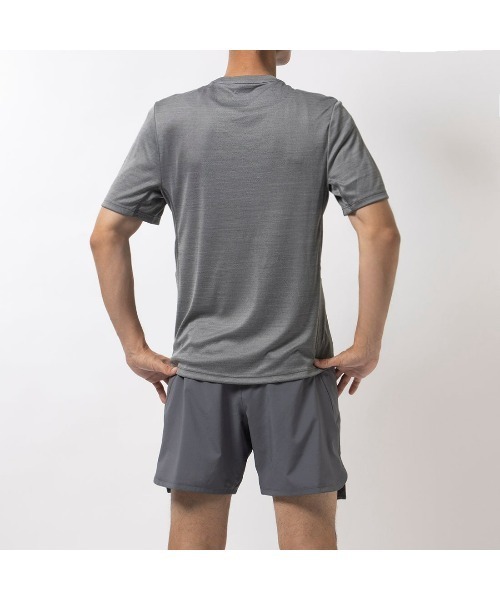 Reebok(リーボック)の「モーションフレッシュ アスリート Tシャツ / MOTIONFRESH ATHLETE TEE(Tシャツ/カットソー・メンズ・ヘザーグレー/ネイビー/マルーン/アーミー・X-LARGE/MEDIUM/XX-LARGE/LARGE/SMALL/X-SMALL)」の11枚目の写真