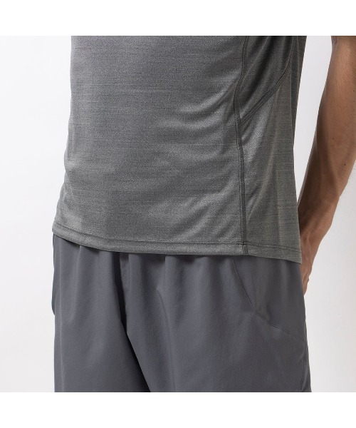 Reebok(リーボック)の「モーションフレッシュ アスリート Tシャツ / MOTIONFRESH ATHLETE TEE(Tシャツ/カットソー・メンズ・ヘザーグレー/ネイビー/マルーン/アーミー・X-LARGE/MEDIUM/XX-LARGE/LARGE/SMALL/X-SMALL)」の13枚目の写真