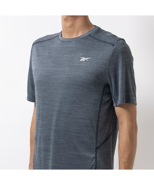 Reebok(リーボック)の「モーションフレッシュ アスリート Tシャツ / MOTIONFRESH ATHLETE TEE(Tシャツ/カットソー・メンズ・ヘザーグレー/ネイビー/マルーン/アーミー・X-LARGE/MEDIUM/XX-LARGE/LARGE/SMALL/X-SMALL)」の15枚目の写真