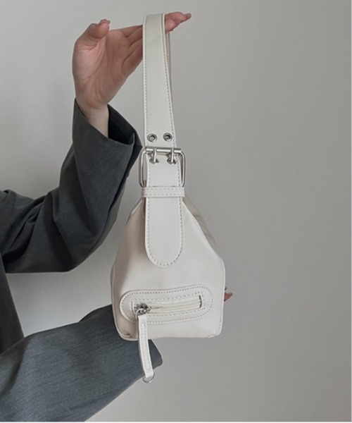 Burner(バーナー)の「【OKUOKU Recommend Select】ベルトハンドル ジップ ハンドバッグ oku-bag-694367578429-25 U(ショルダーバッグ・レディース・ブラック/ホワイト・FREE)」の5枚目の写真