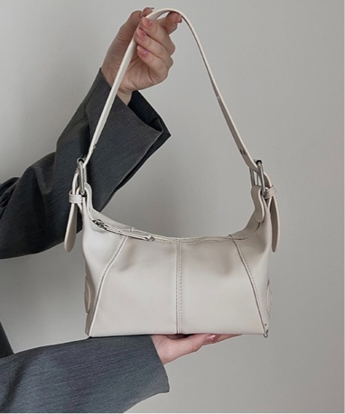 Burner(バーナー)の「【OKUOKU Recommend Select】ベルトハンドル ジップ ハンドバッグ oku-bag-694367578429-25 U(ショルダーバッグ・レディース・ブラック/ホワイト・FREE)」の6枚目の写真