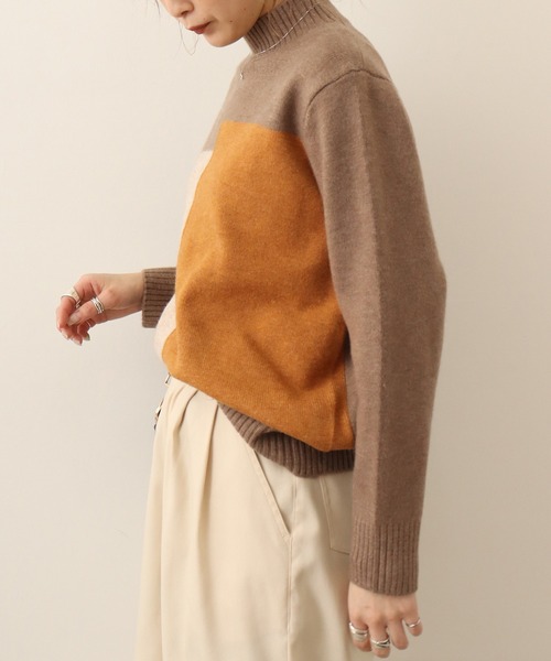 Chiaro（キアロ）の「chiaro 3カラー配色ハイネックニット（ニット/セーター・レディース・ベージュ/モカ/オレンジ/エンジ・40）」の6枚目の写真