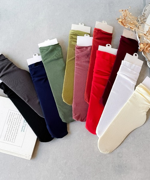 SVEC（シュベック）の「ミドル丈 リブソックス（ソックス/靴下・レディース・ワイン/レッド/ブラック/ネイビー/ホワイト/マスタード/ピンク/チャコールグレー/アイボリー/グリーン/オレンジ/ブルー/グレー/ピンク系その他/オリーブ/キャメル/ベージュ/ブルー系その他/ダークベージュ/パープル/ラベンダー/イエロー・FREE）」の2枚目の写真