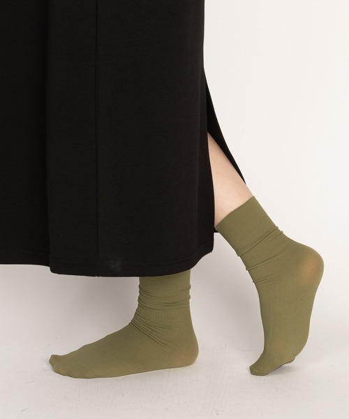 SVEC（シュベック）の「ミドル丈 リブソックス（ソックス/靴下・レディース・ワイン/レッド/ブラック/ネイビー/ホワイト/マスタード/ピンク/チャコールグレー/アイボリー/グリーン/オレンジ/ブルー/グレー/ピンク系その他/オリーブ/キャメル/ベージュ/ブルー系その他/ダークベージュ/パープル/ラベンダー/イエロー・FREE）」の8枚目の写真