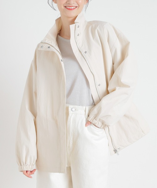 Honeys（ハニーズ）の「撥水加工スタンドブルゾン（ブルゾン・レディース・グレー/カーキ/ブラック/アイボリー・S/L/M）」の2枚目の写真